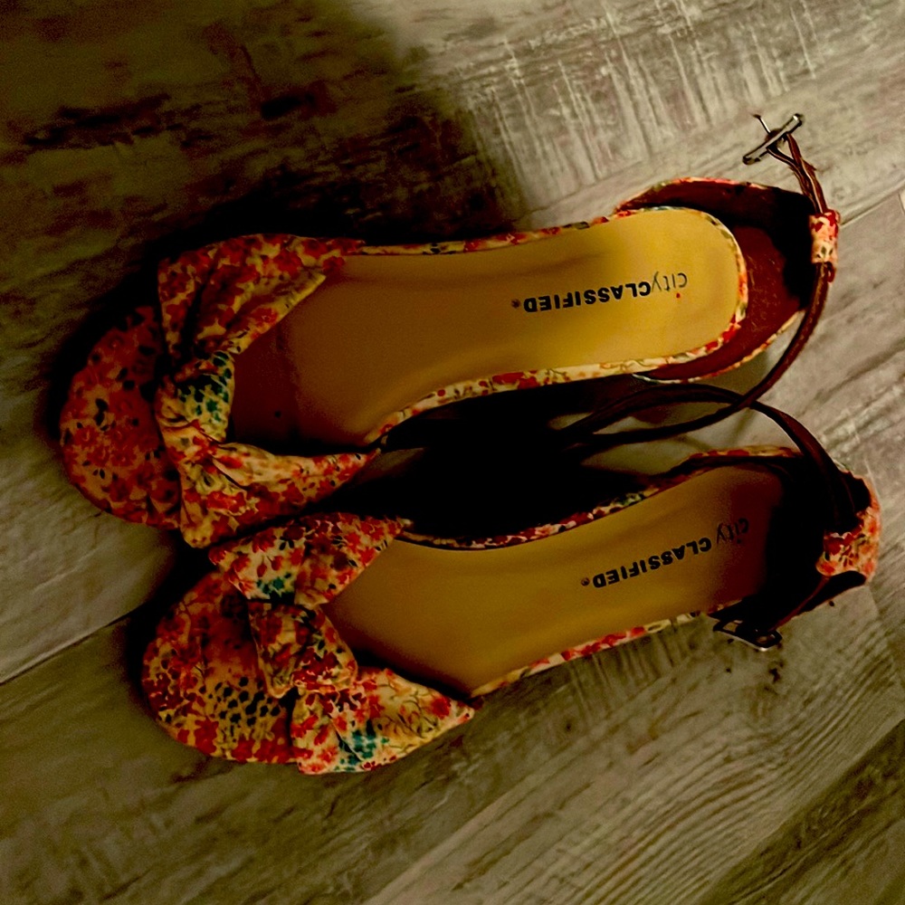 Wedge heels